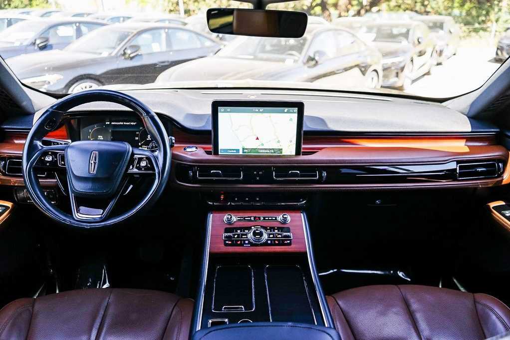 Used 2022 Lincoln Aviator Reserve w/ Equipment Group 201A AWD/4WD image 12