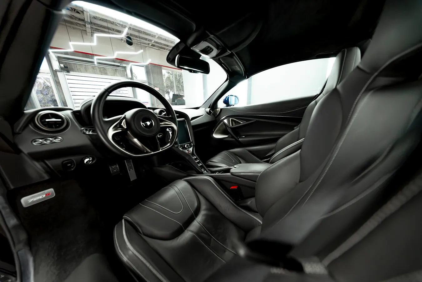 Used 2020 McLaren 720S Spider RWD image 2