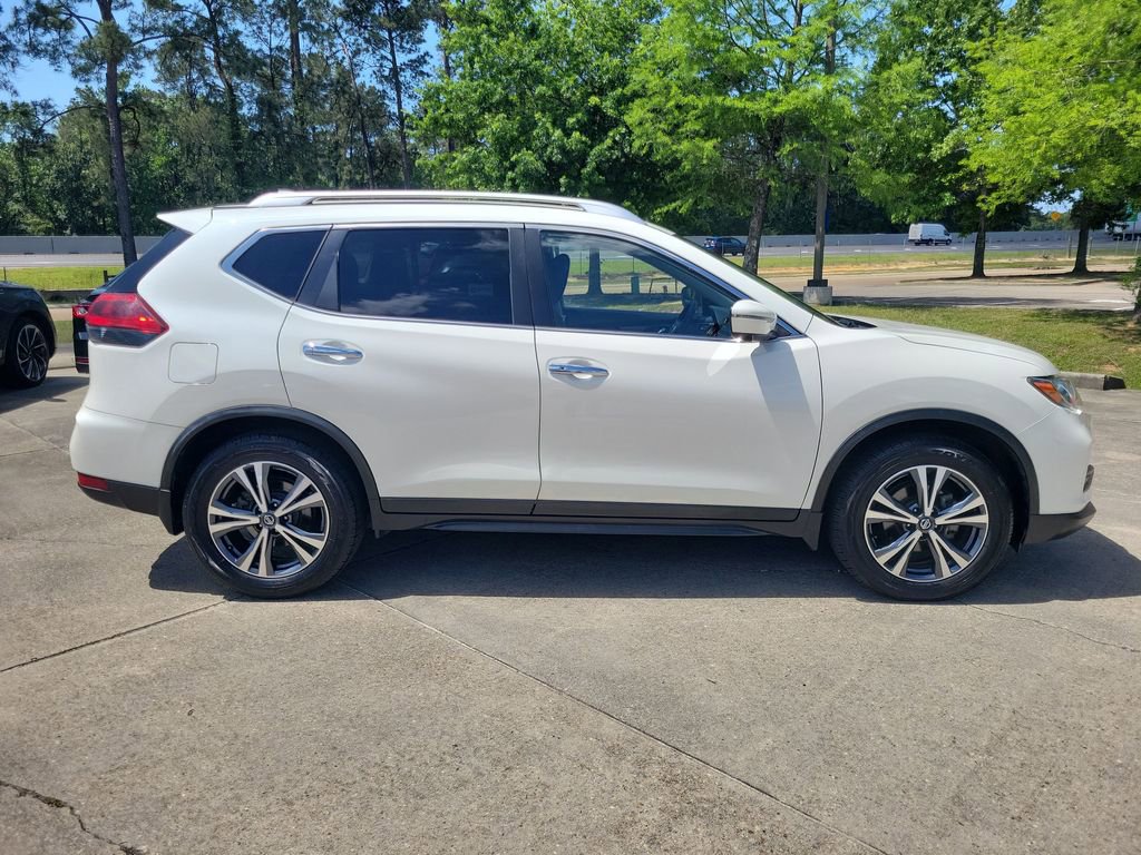 Used 2019 Nissan Rogue SV w/ Premium Package FWD image 8