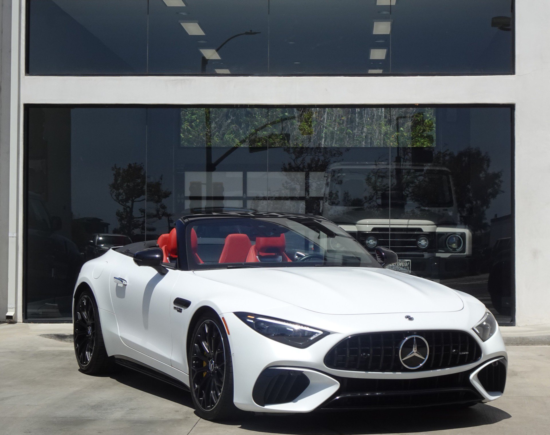 Used 2022 Mercedes-Benz SL 63 AMG 4MATIC w/ Driver Assistance Package image 10