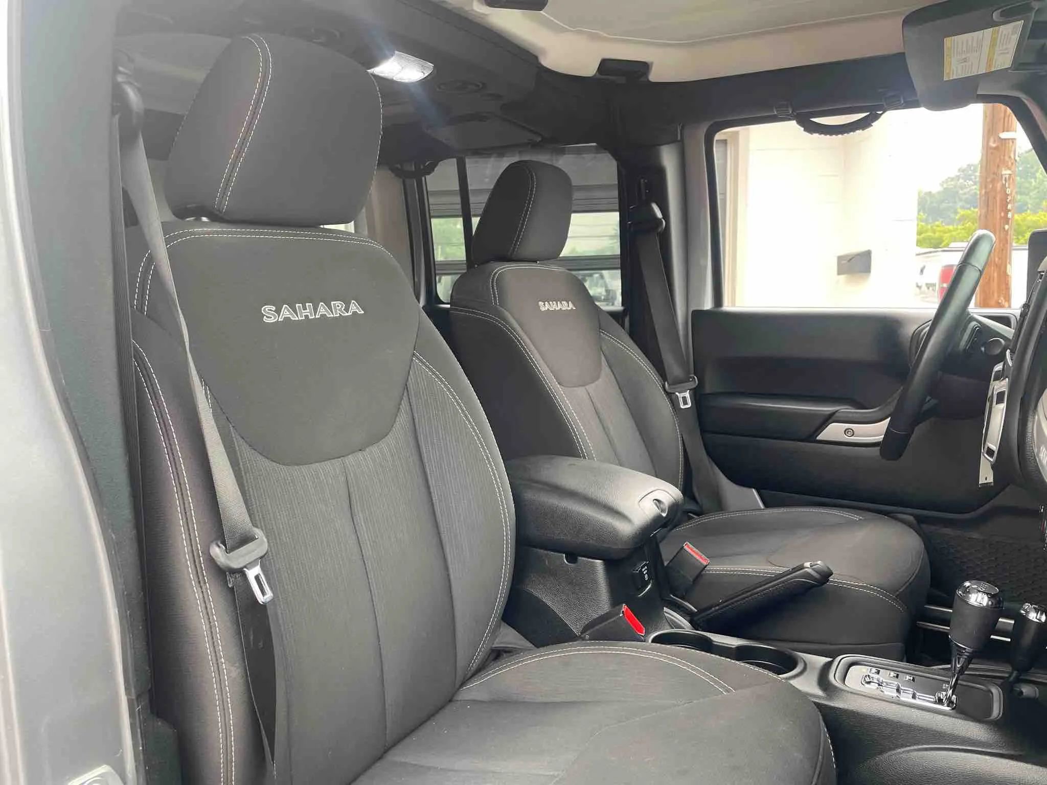 Used 2018 Jeep Wrangler Unlimited Sahara image 17