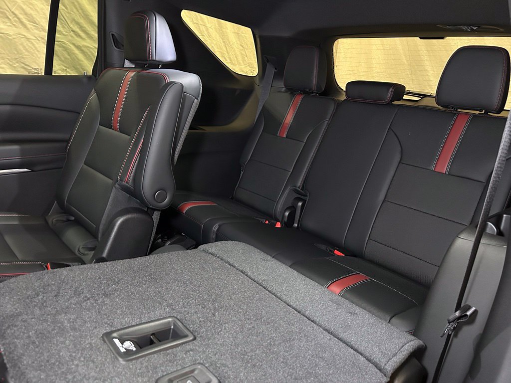 New 2027 Chevrolet Traverse RS w/ LPO, Floor Liner Package AWD/4WD image 41