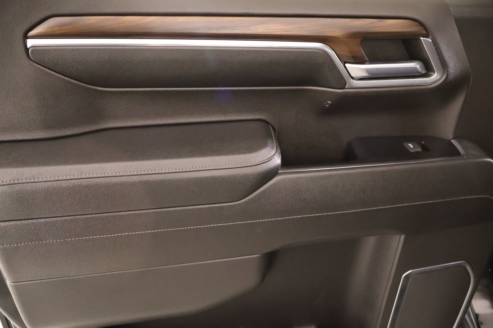 Used 2023 GMC Sierra 1500 SLT w/ SLT Premium Package image 17