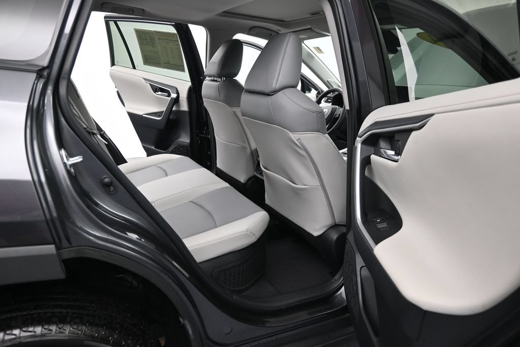 Used 2024 Toyota RAV4 Limited w/ Advanced Technology Package AWD/4WD image 17