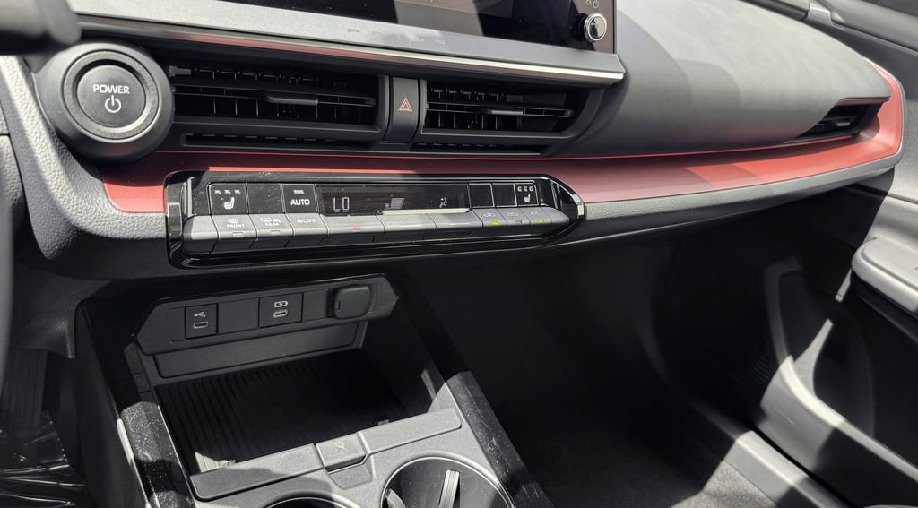 Used 2024 Toyota Prius Prime FWD image 21