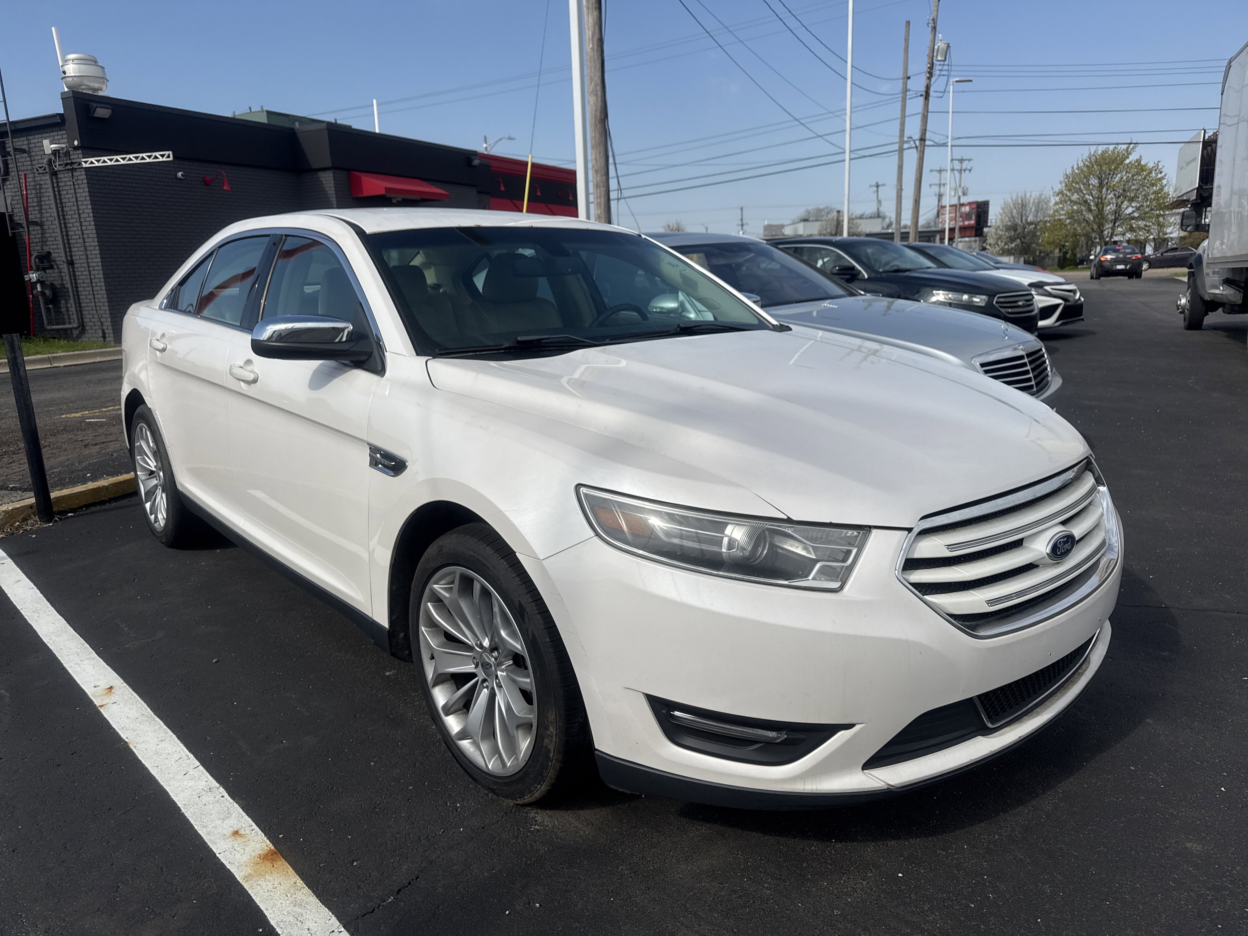 Used 2015 Ford Taurus Limited FWD image 6