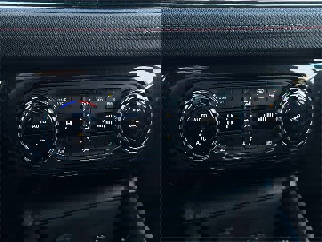 Used 2024 Chevrolet TrailBlazer RS w/ Convenience Package image 21