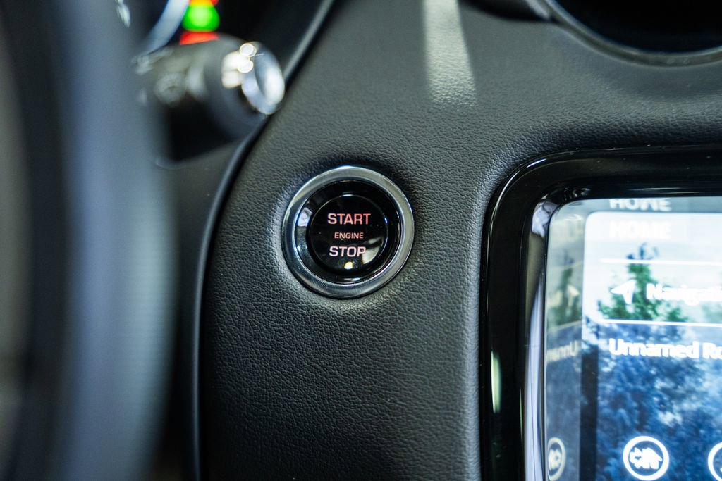 Used 2019 Jaguar XJ R-Sport image 30