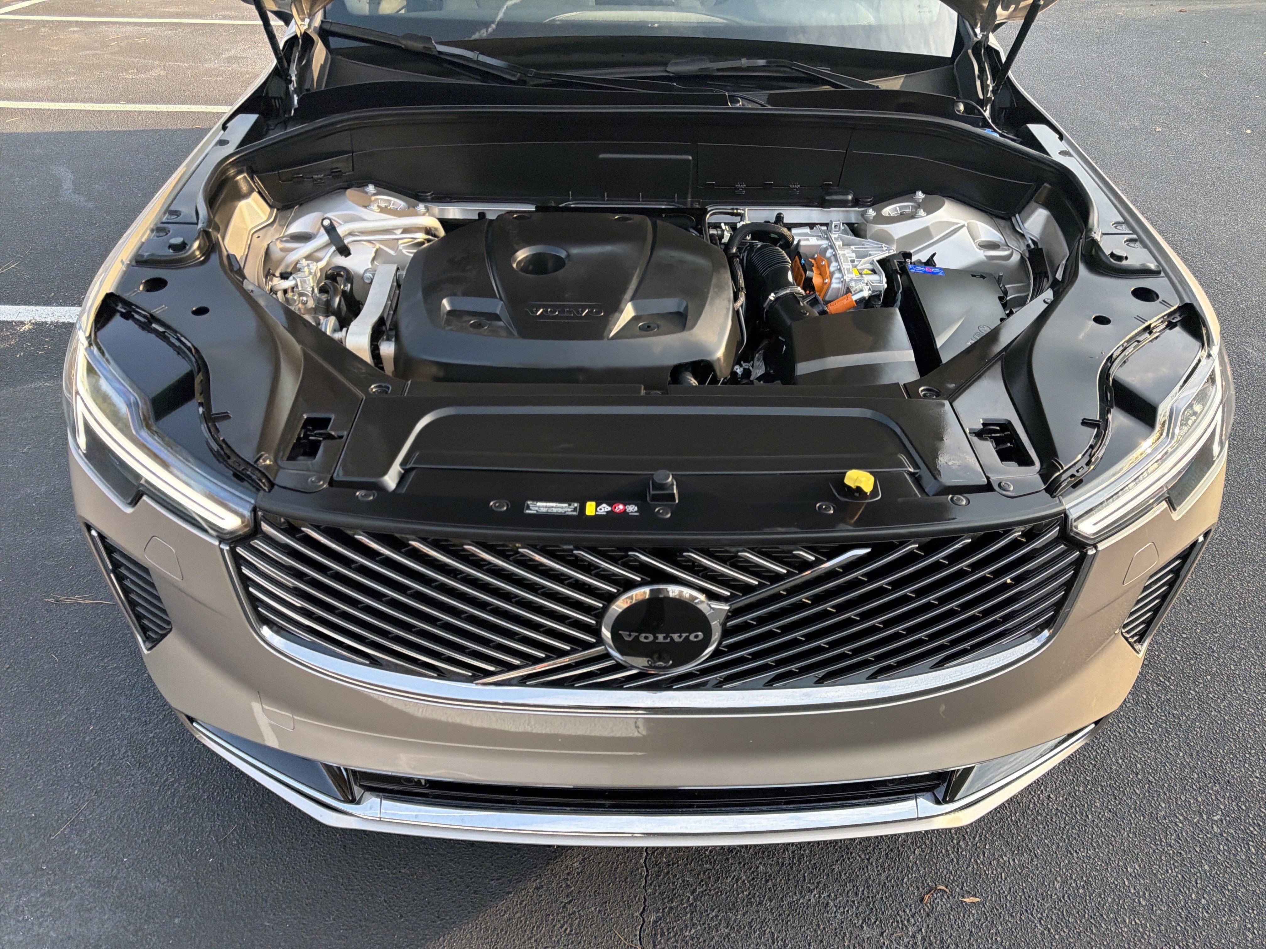 Used 2026 Volvo XC90 T8 Plus w/ Protection Package Premier image 36