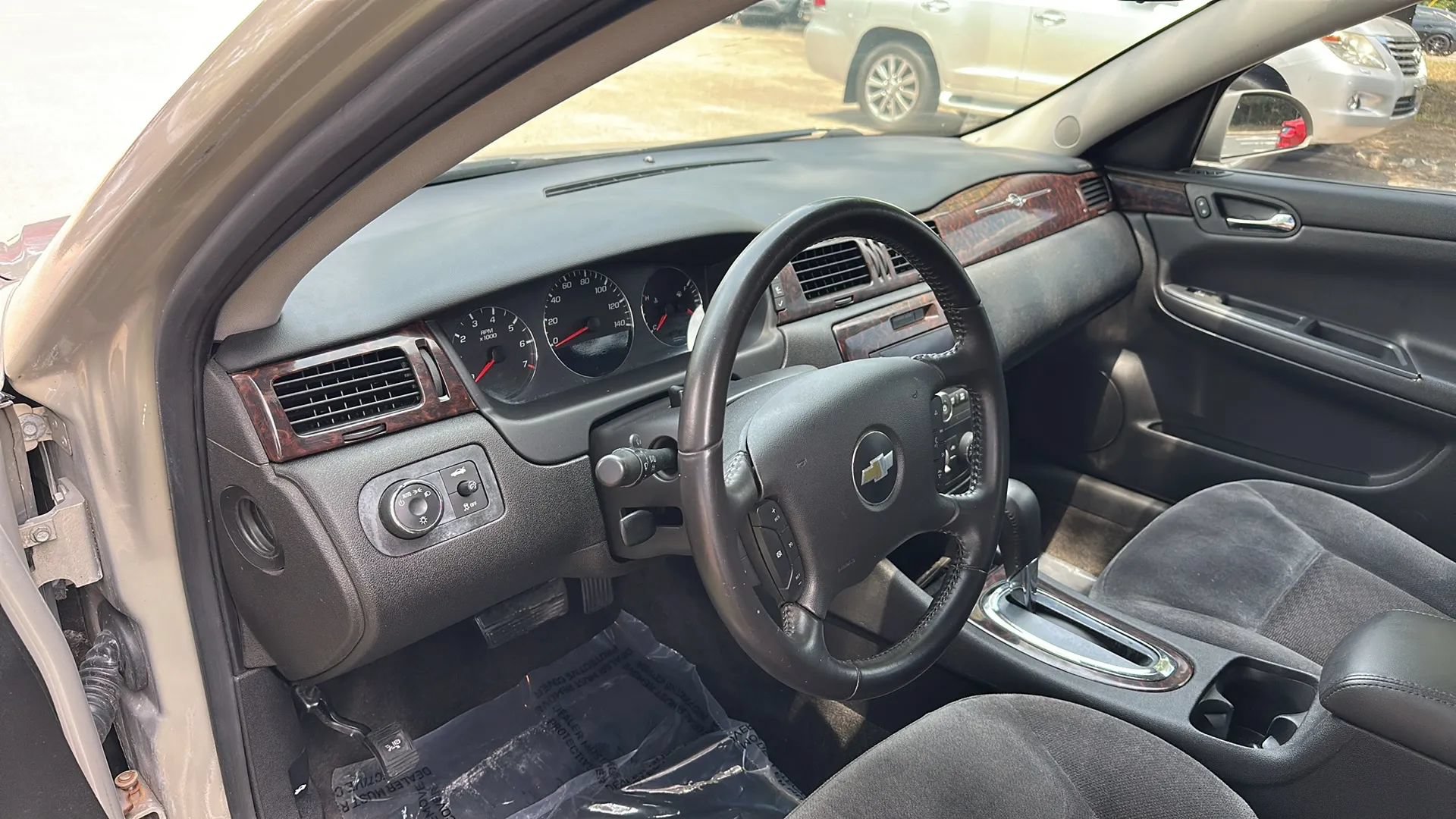 Used 2012 Chevrolet Impala LT FWD image 13