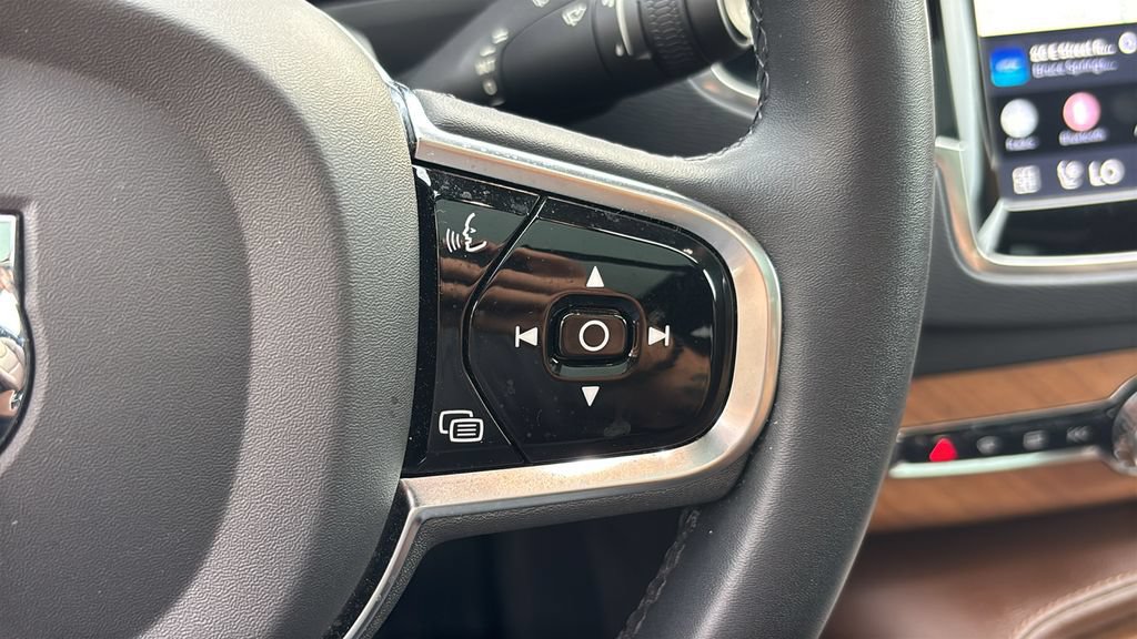 Certified 2023 Volvo XC90 B6 Plus w/ Protection Package AWD/4WD image 17