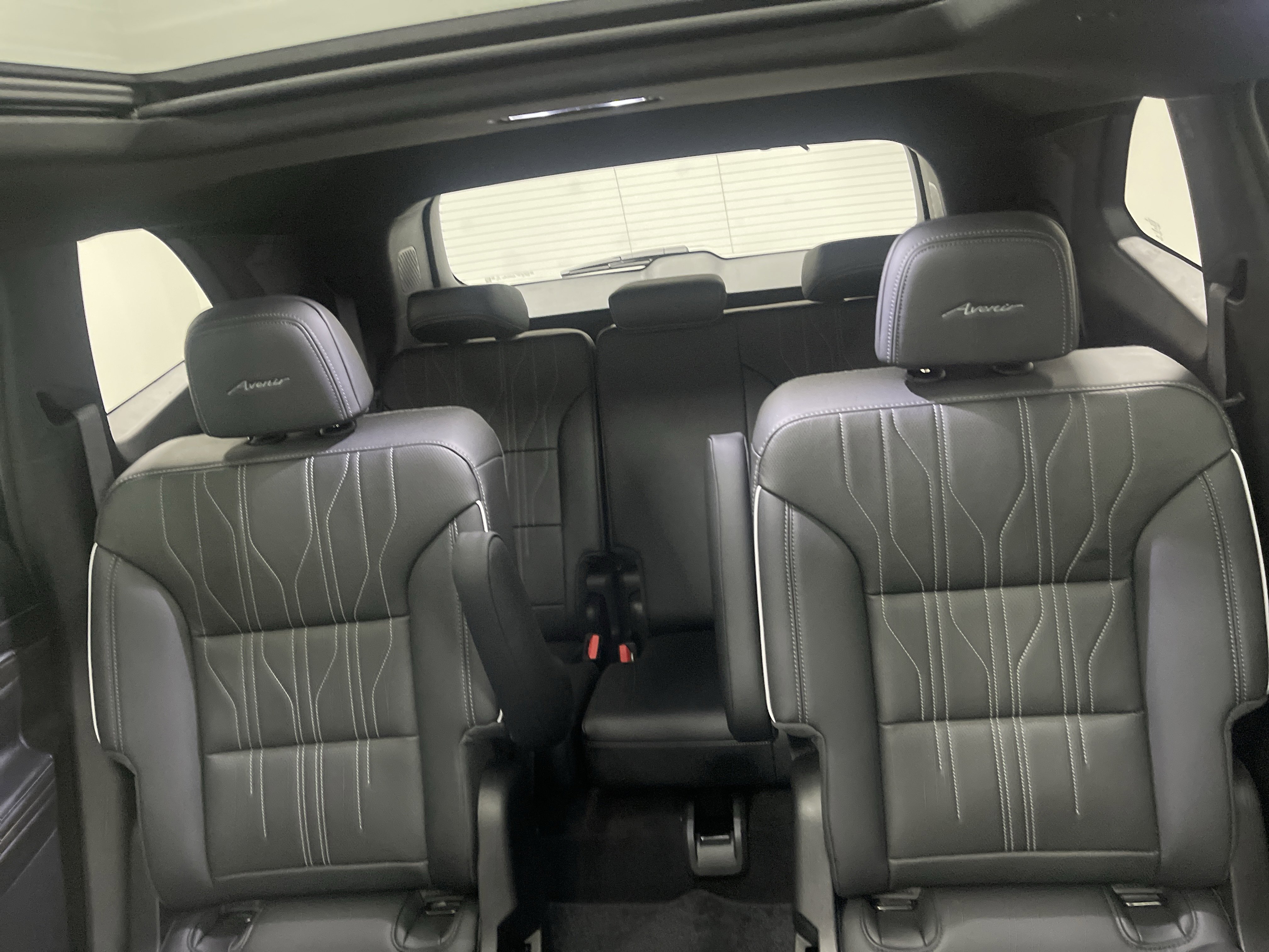 Used 2026 Buick Enclave Avenir image 11