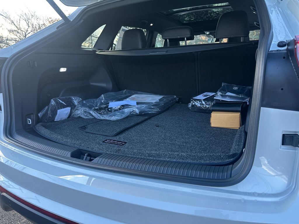 New 2026 Volkswagen Atlas Cross Sport SE image 15