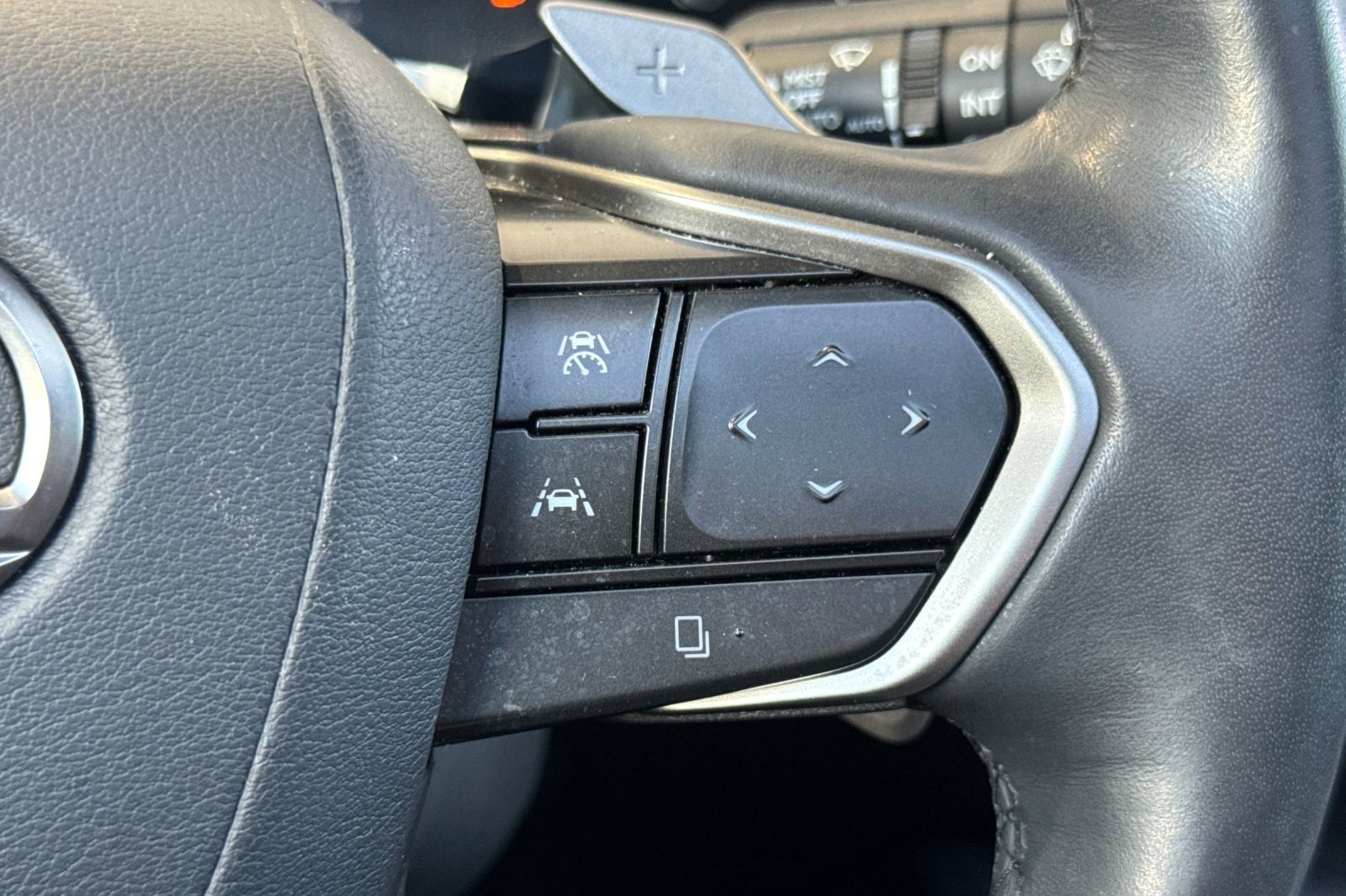 Used 2023 Lexus RX 350 FWD w/ Accessory Package image 32