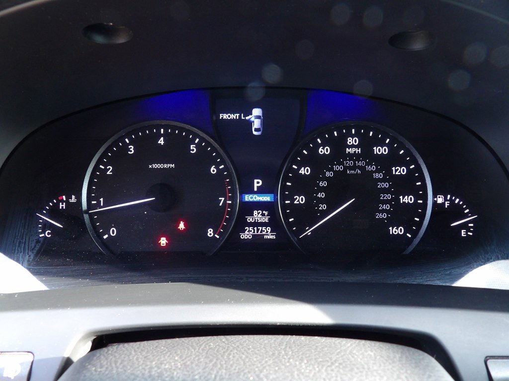 Used 2014 Lexus LS 460 Luxury w/ Comfort Package image 18