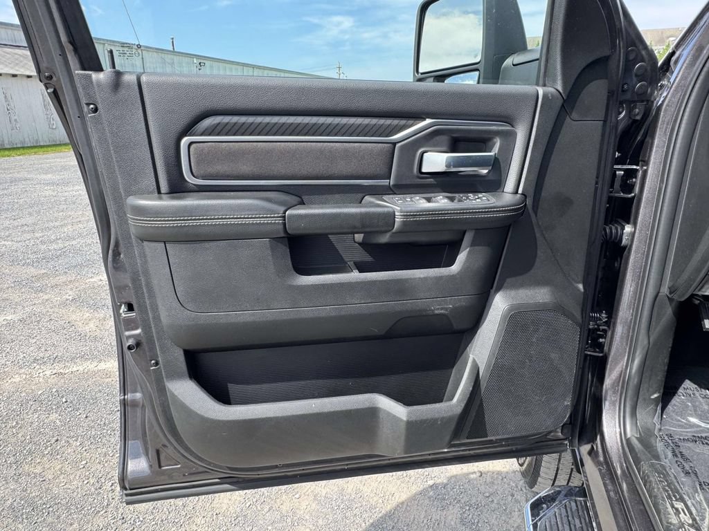 Used 2025 RAM 2500 Big Horn AWD/4WD image 26