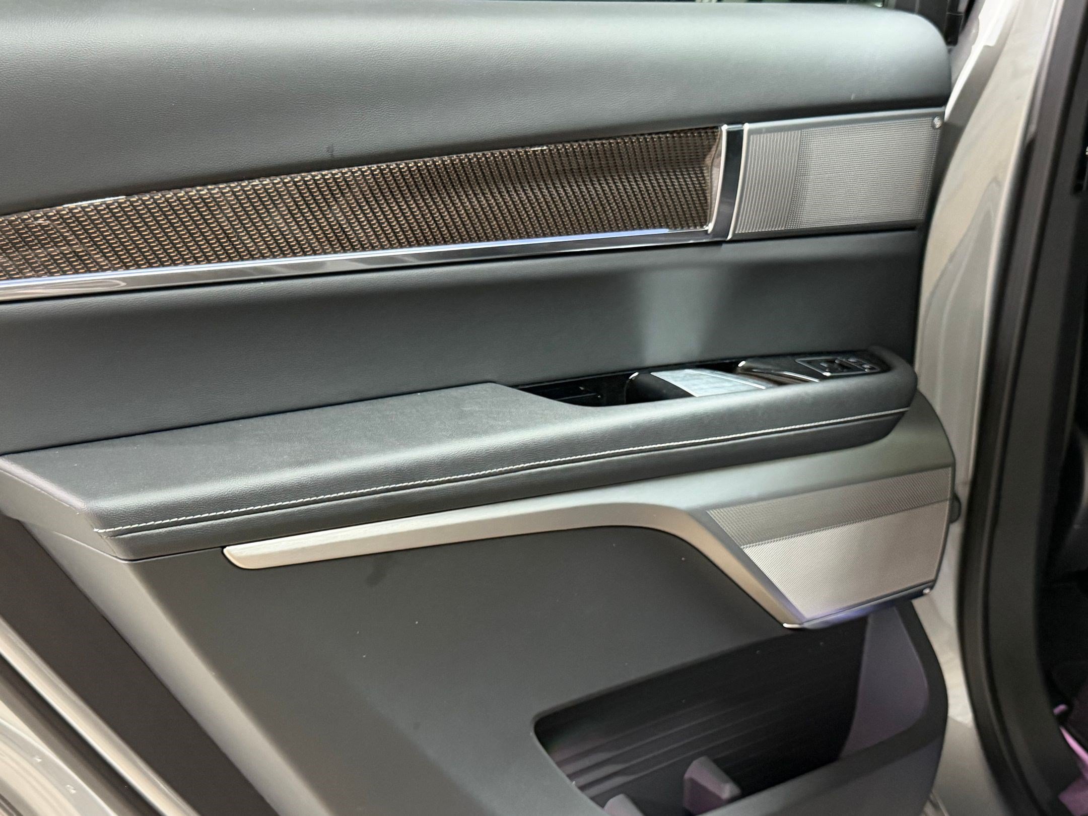 New 2026 Cadillac Vistiq Luxury AWD/4WD image 41
