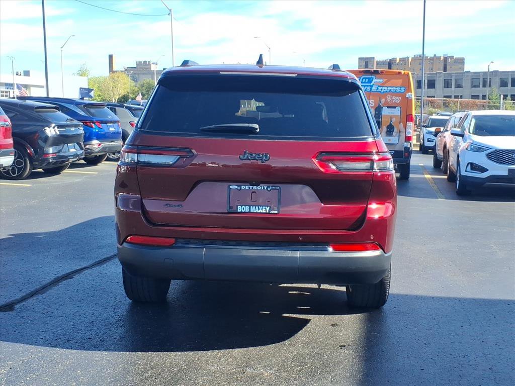 Used 2023 Jeep Grand Cherokee L Altitude image 5