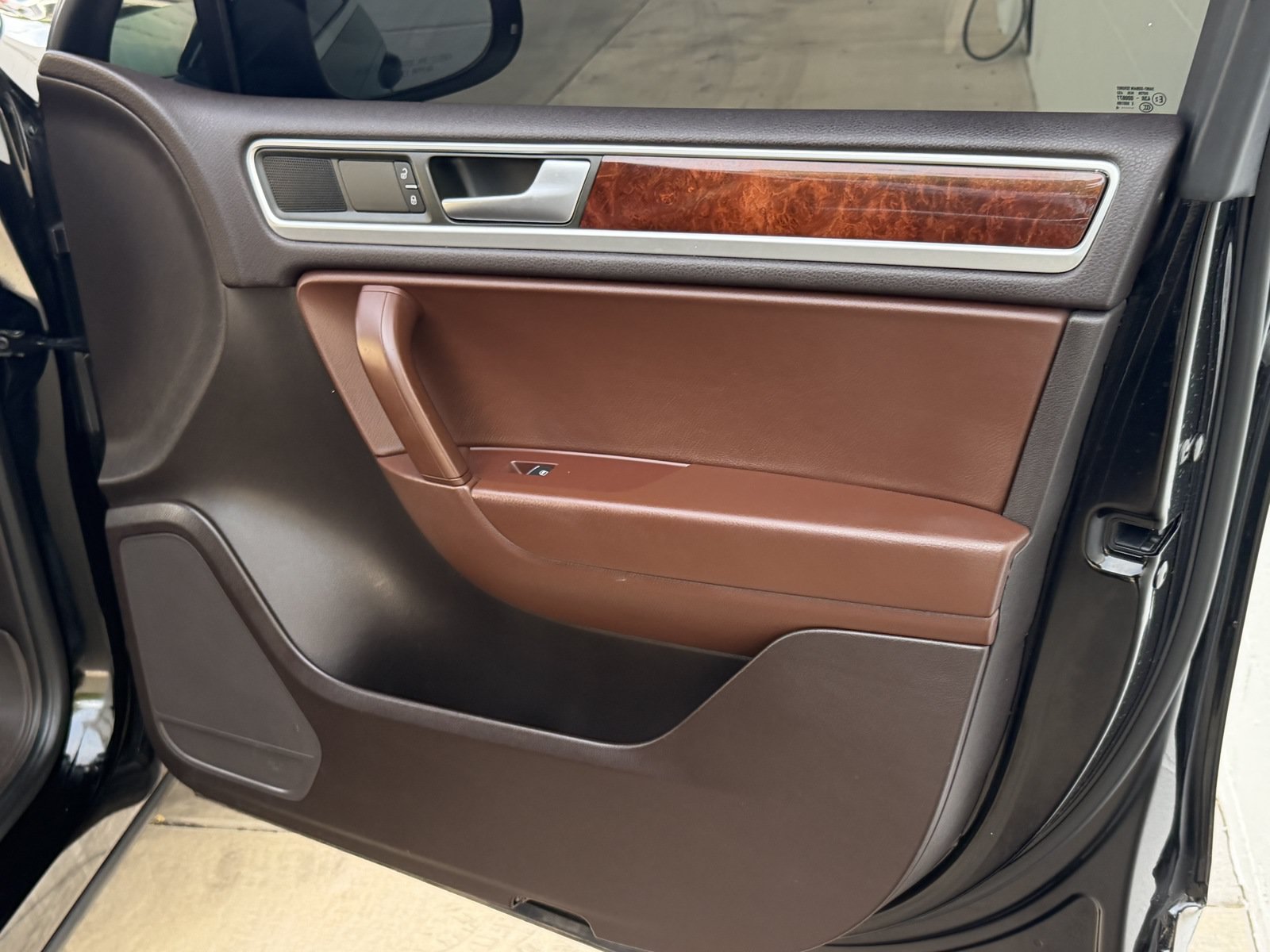 Used 2014 Volkswagen Touareg VR6 AWD/4WD image 35