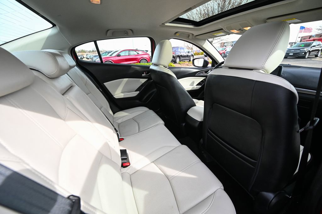 Used 2018 MAZDA MAZDA3 Grand Touring w/ Premium Equipment Package image 25