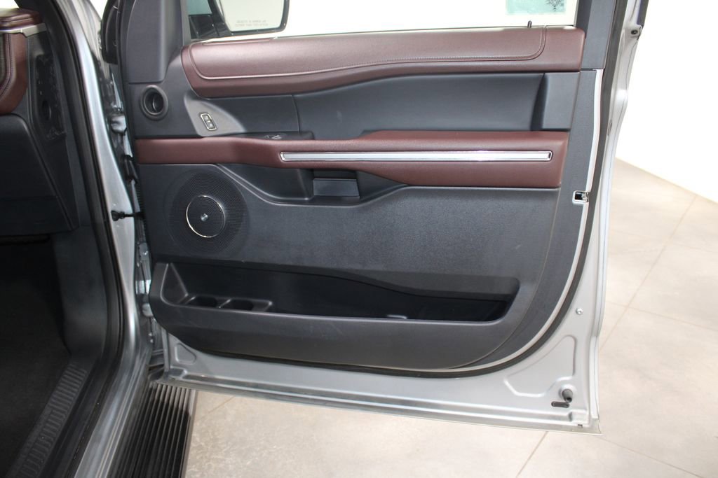 Used 2024 Ford Expedition Limited image 34