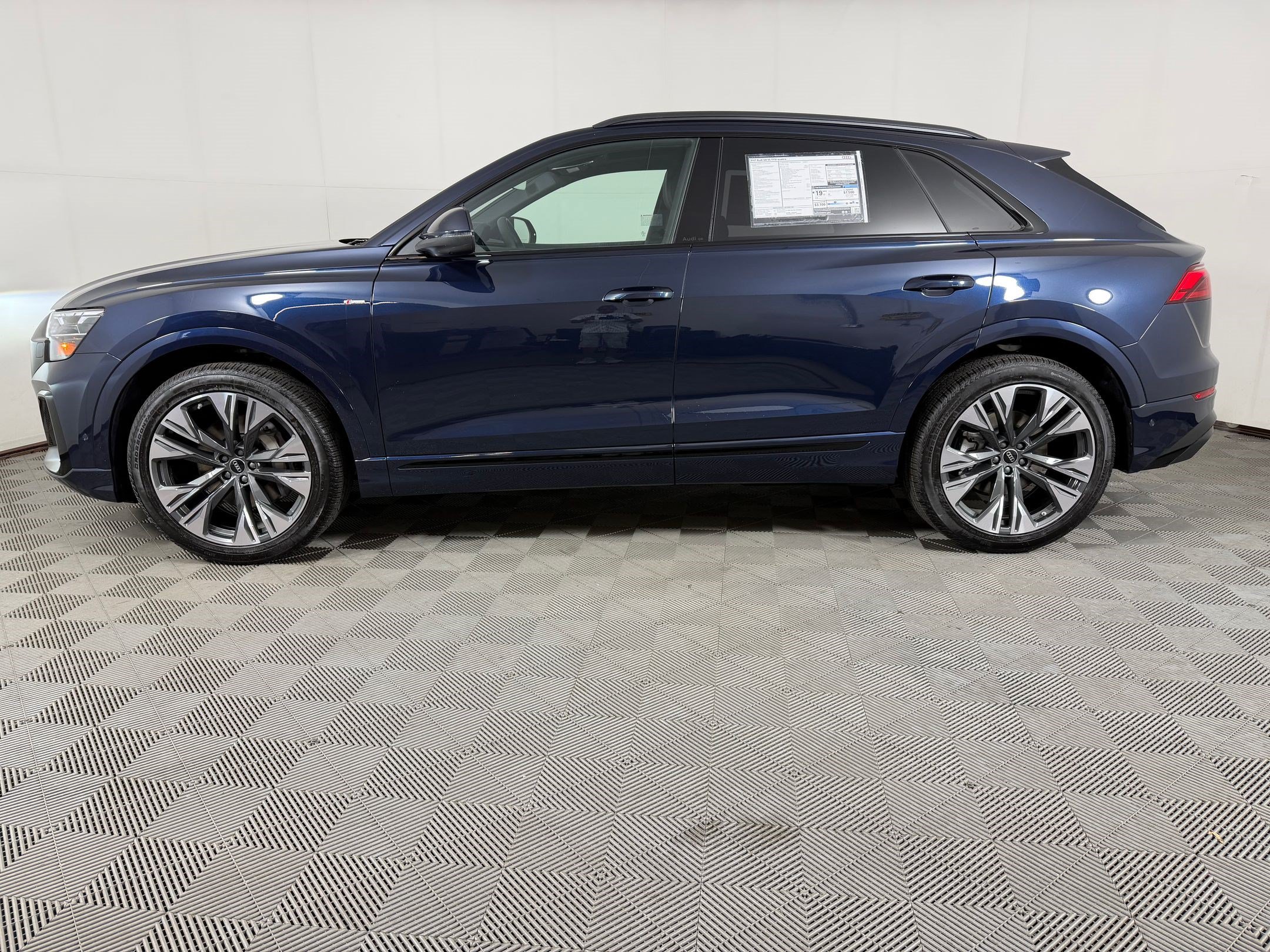 New 2027 Audi Q8 Premium Plus AWD/4WD image 2
