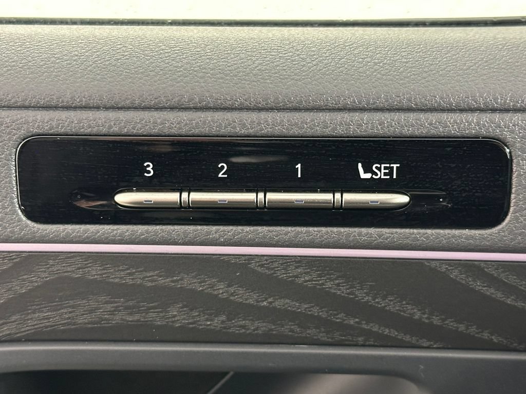 Used 2025 Lexus LX 600 4WD w/ Appearance Package image 42