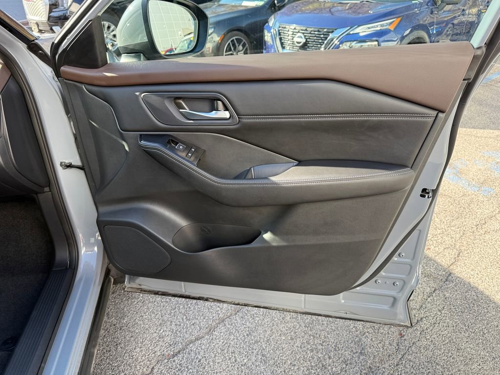 Used 2023 Nissan Rogue SL w/ SL Premium Package AWD/4WD image 28