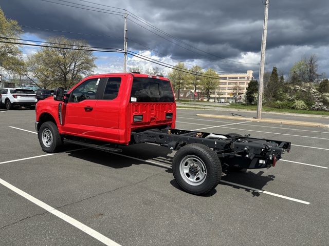 New 2025 Ford F350 XL w/ XL Chrome Package AWD/4WD image 4