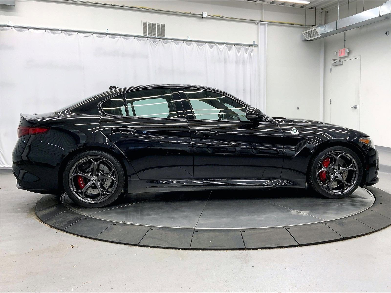 Used 2021 Alfa Romeo Giulia Quadrifoglio RWD image 8