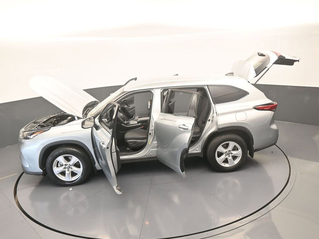 Used 2022 Toyota Highlander L AWD/4WD image 60