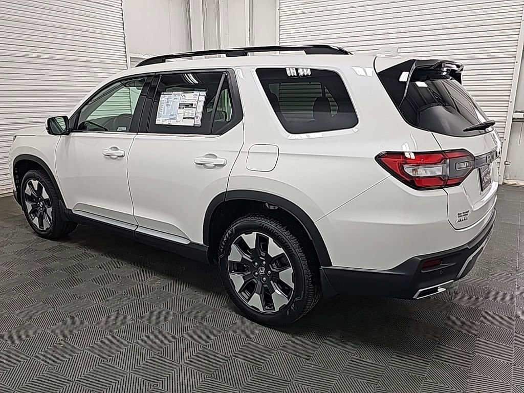 New 2026 Honda Pilot Touring image 5