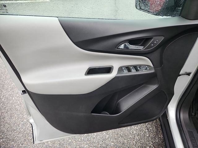 Used 2022 Chevrolet Equinox LS w/ LS Convenience Package image 12