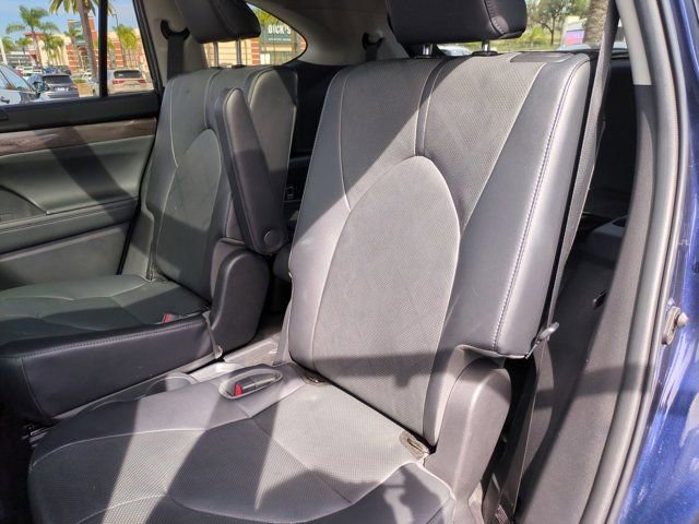 Used 2022 Toyota Highlander Platinum image 27