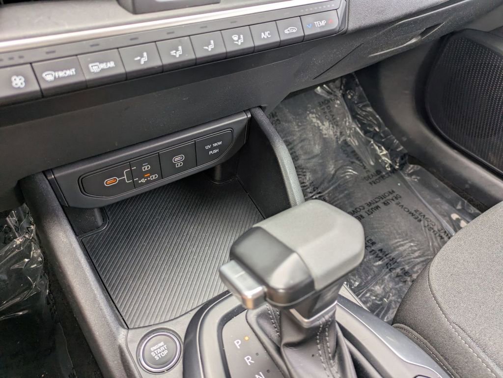 Used 2025 Kia K4 LXS image 23