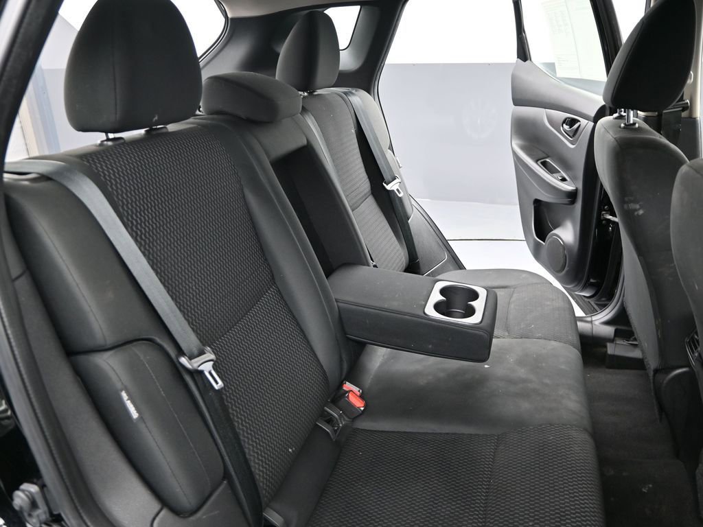 Used 2021 Nissan Rogue Sport S image 23