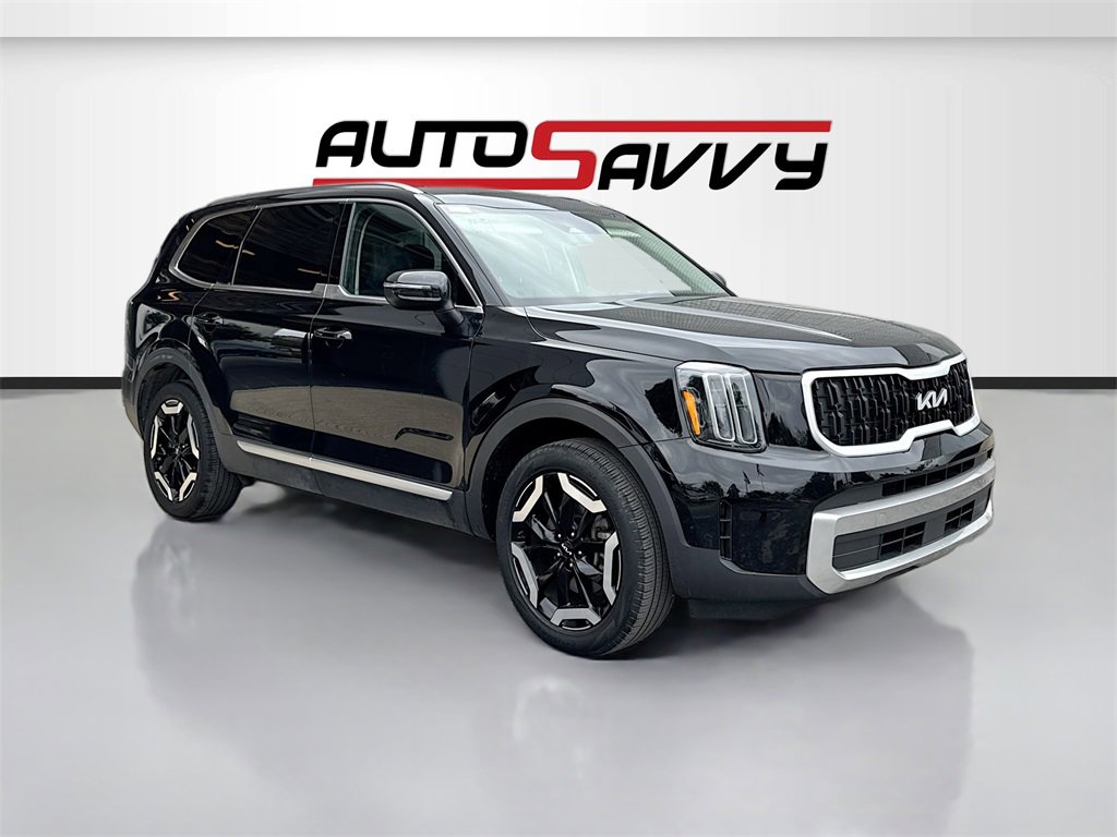 Used 2023 Kia Telluride EX w/ EX Captain's Chair Package image 1