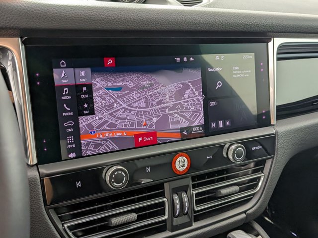 Certified 2025 Porsche Macan S AWD/4WD image 18