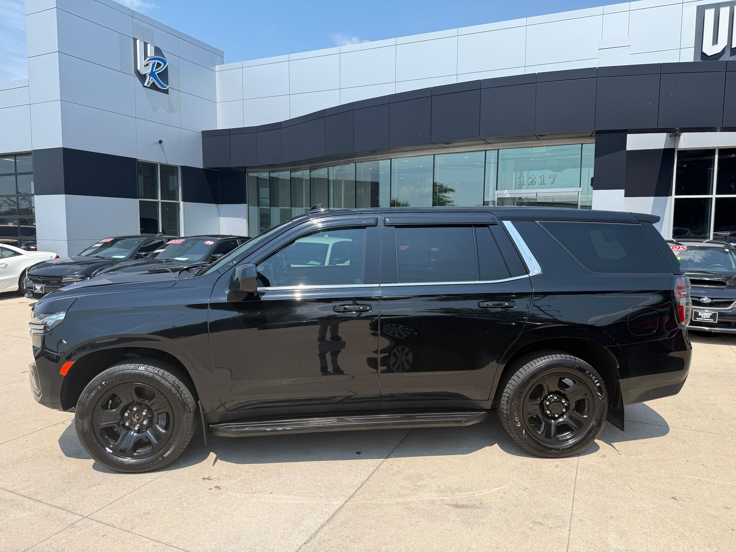 Used 2023 Chevrolet Tahoe 4WD image 1