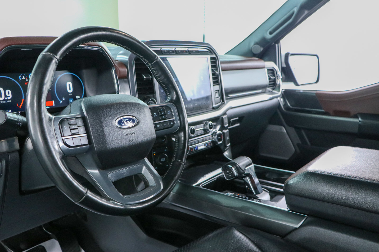 Used 2023 Ford F150 Lariat w/ Equipment Group 502A High AWD/4WD image 25