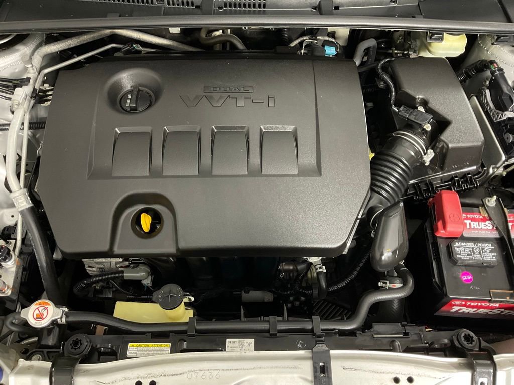 Used 2018 Toyota Corolla LE w/ LE Premium Package image 9