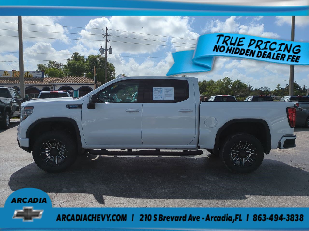 Used 2024 GMC Sierra 1500 AT4 w/ Technology Package AWD/4WD image 7