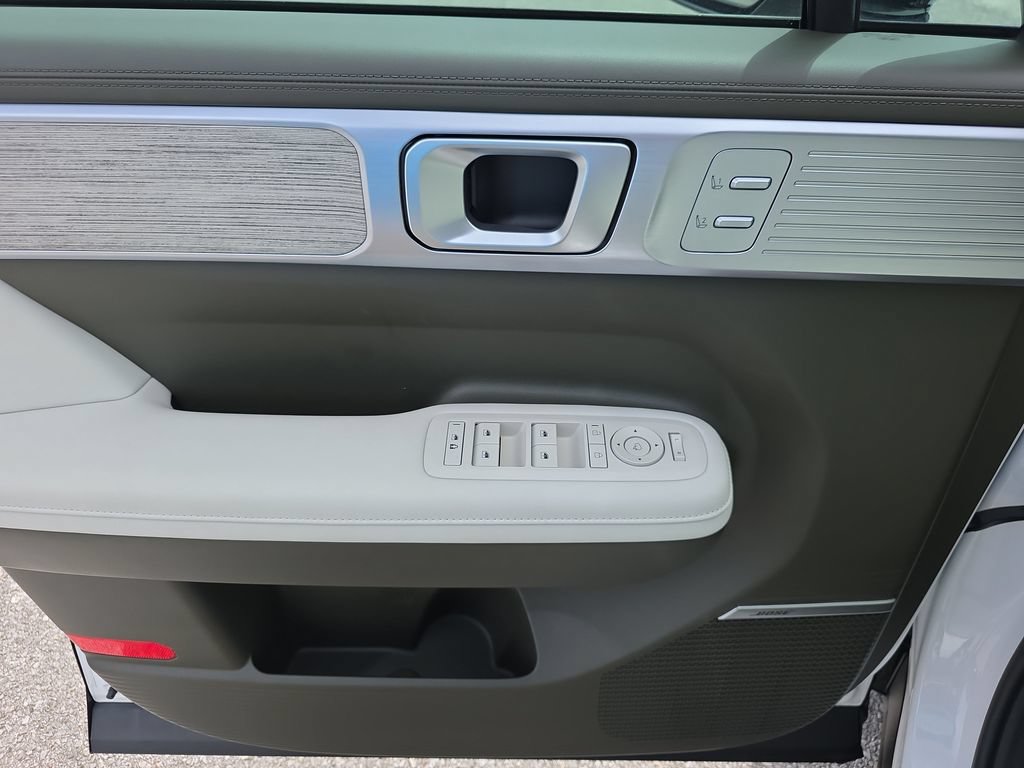 Certified 2025 Hyundai Santa Fe Calligraphy FWD image 18