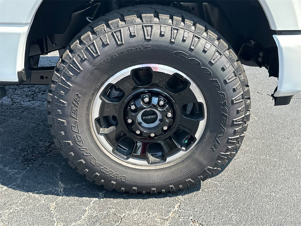 New 2025 Ford F350 4x4 Crew Cab Super Duty image 12