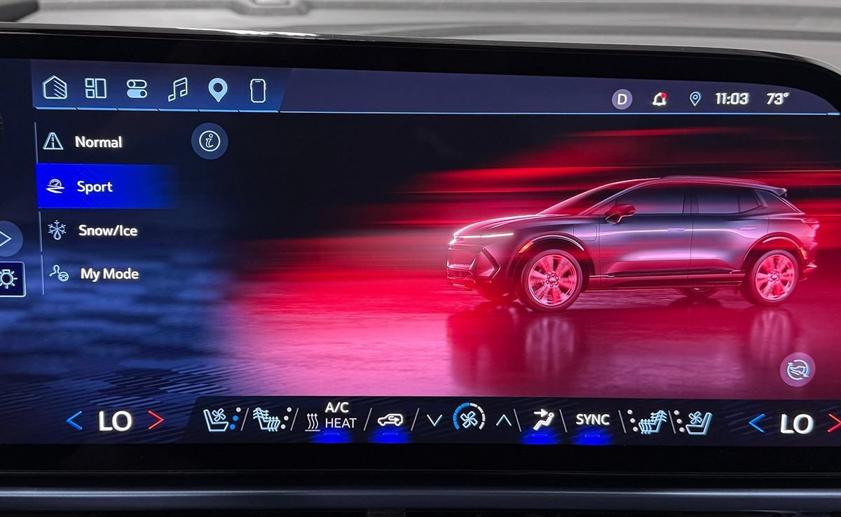 Used 2025 Chevrolet Equinox EV LT w/ Convenience Package II FWD image 24