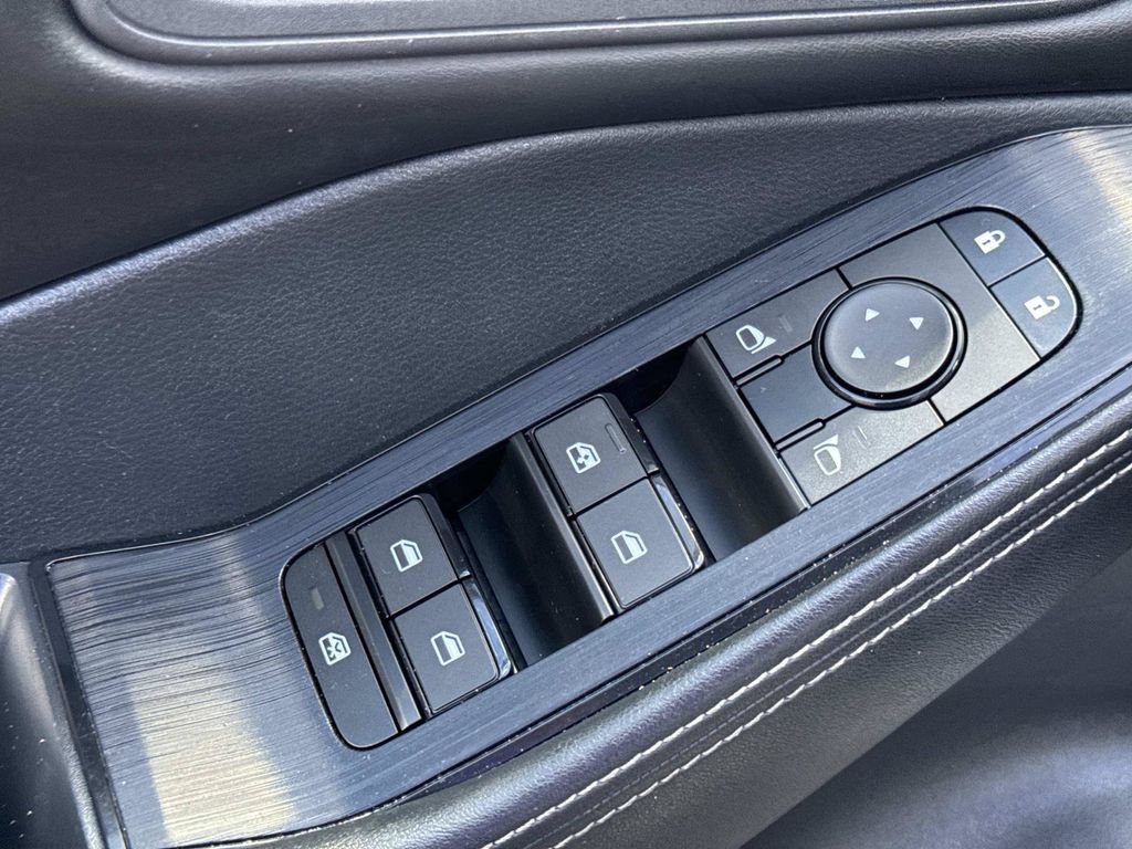 Certified 2024 Nissan Rogue SV FWD image 20