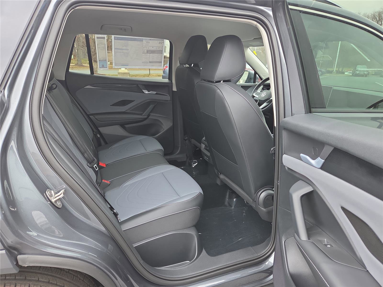 New 2026 Volkswagen Tiguan SE image 31