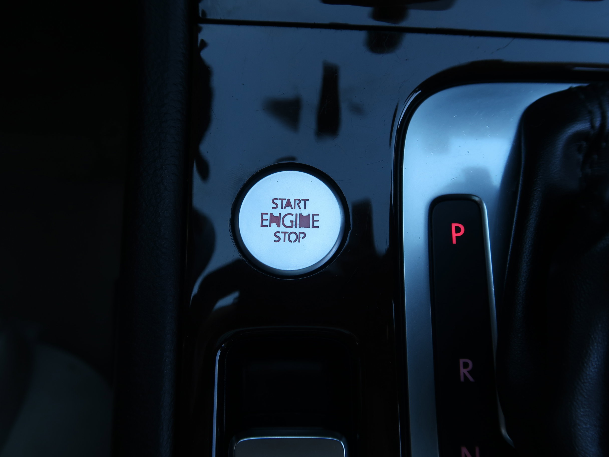 Used 2014 Volkswagen Touareg Executive image 16