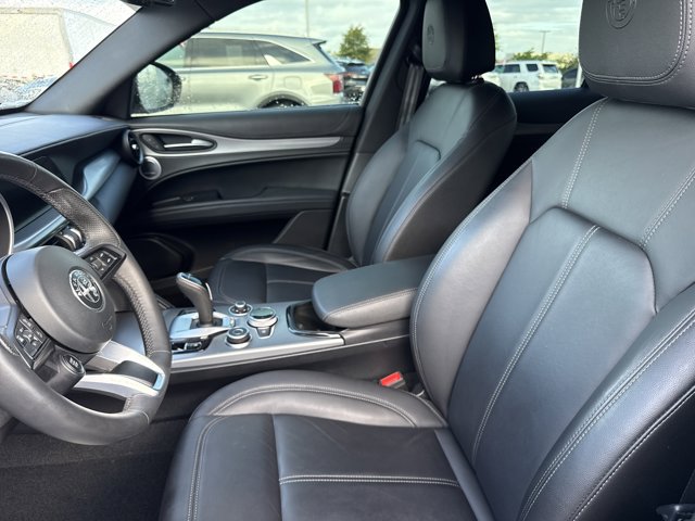 Used 2024 Alfa Romeo Stelvio Ti AWD/4WD image 5