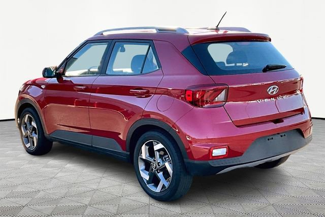 Used 2023 Hyundai Venue Limited image 4